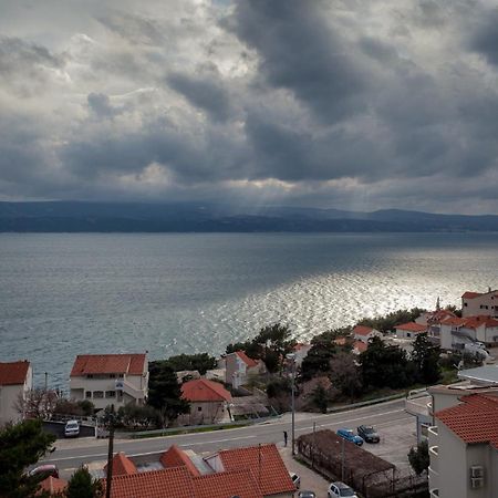 Apartments Toni Omis Exterior photo