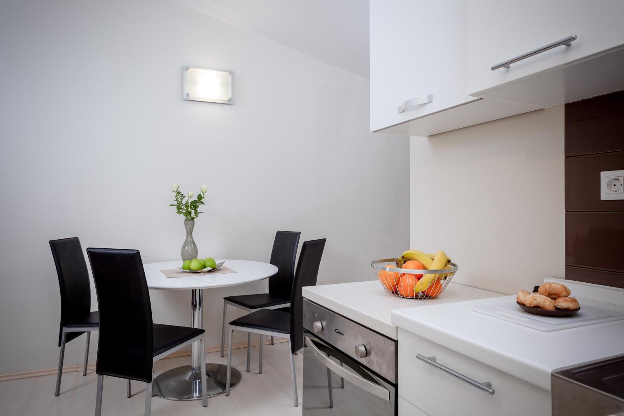 Apartments Toni Omis Exterior photo
