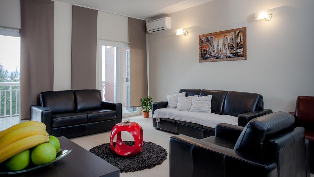 Apartments Toni Omis Room photo